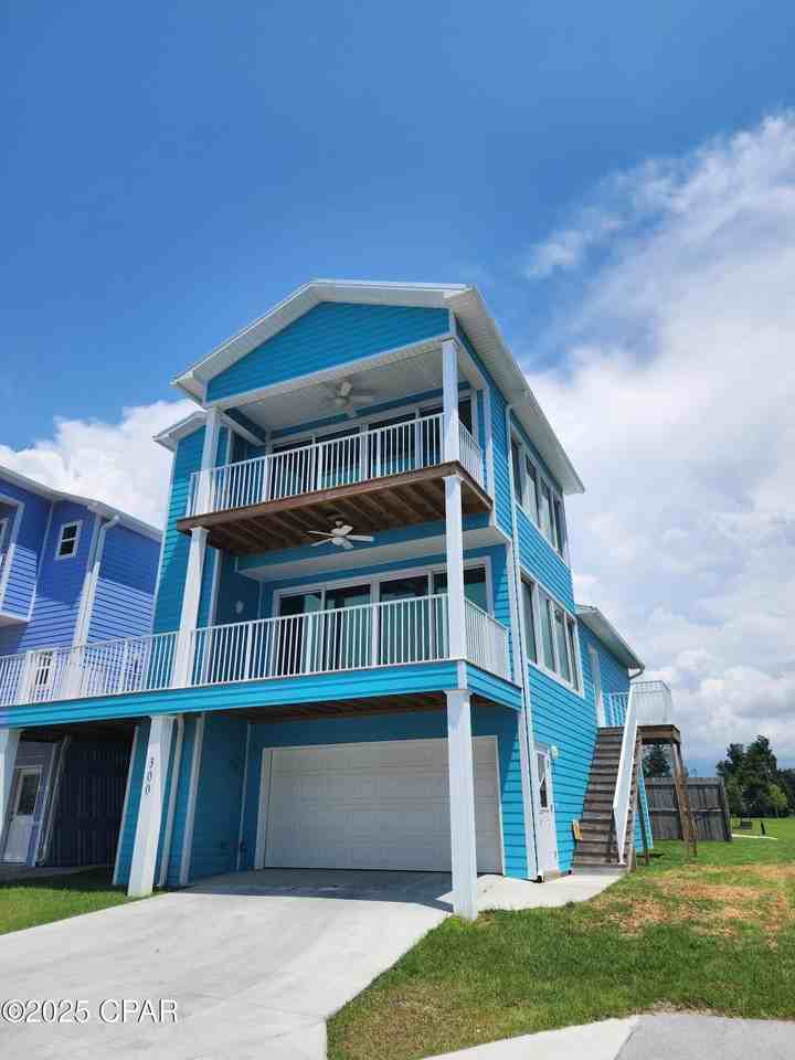 300 Penny Ct - Photo 2 of 47