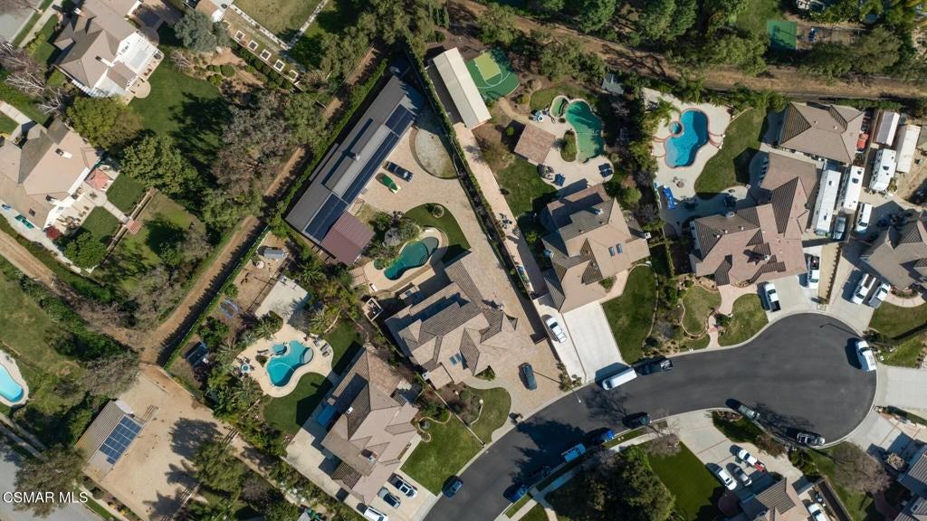 525 Aqueduct Ct - Photo 4 of 50