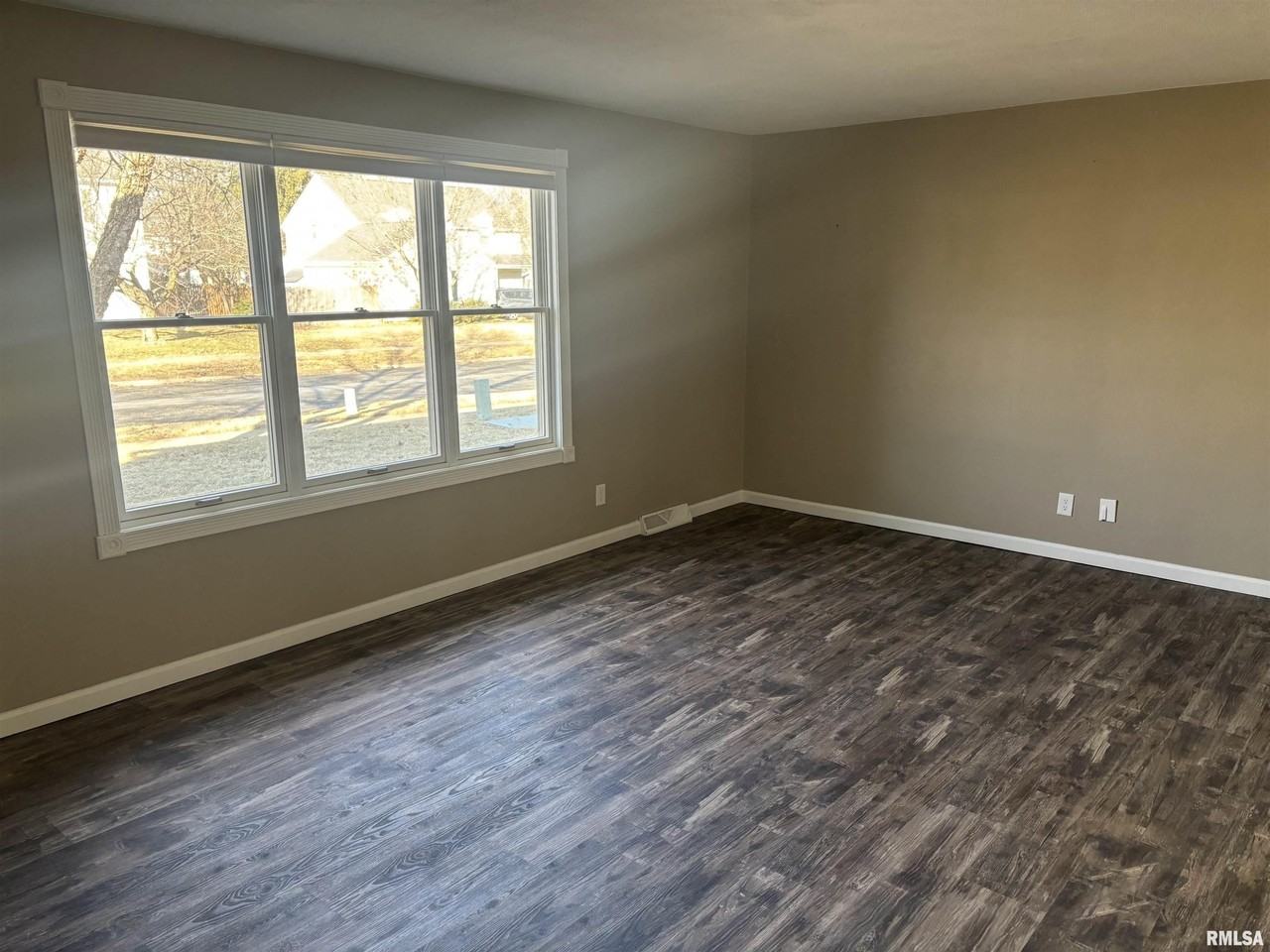 6930 N Fox Point Dr - Photo 6 of 14