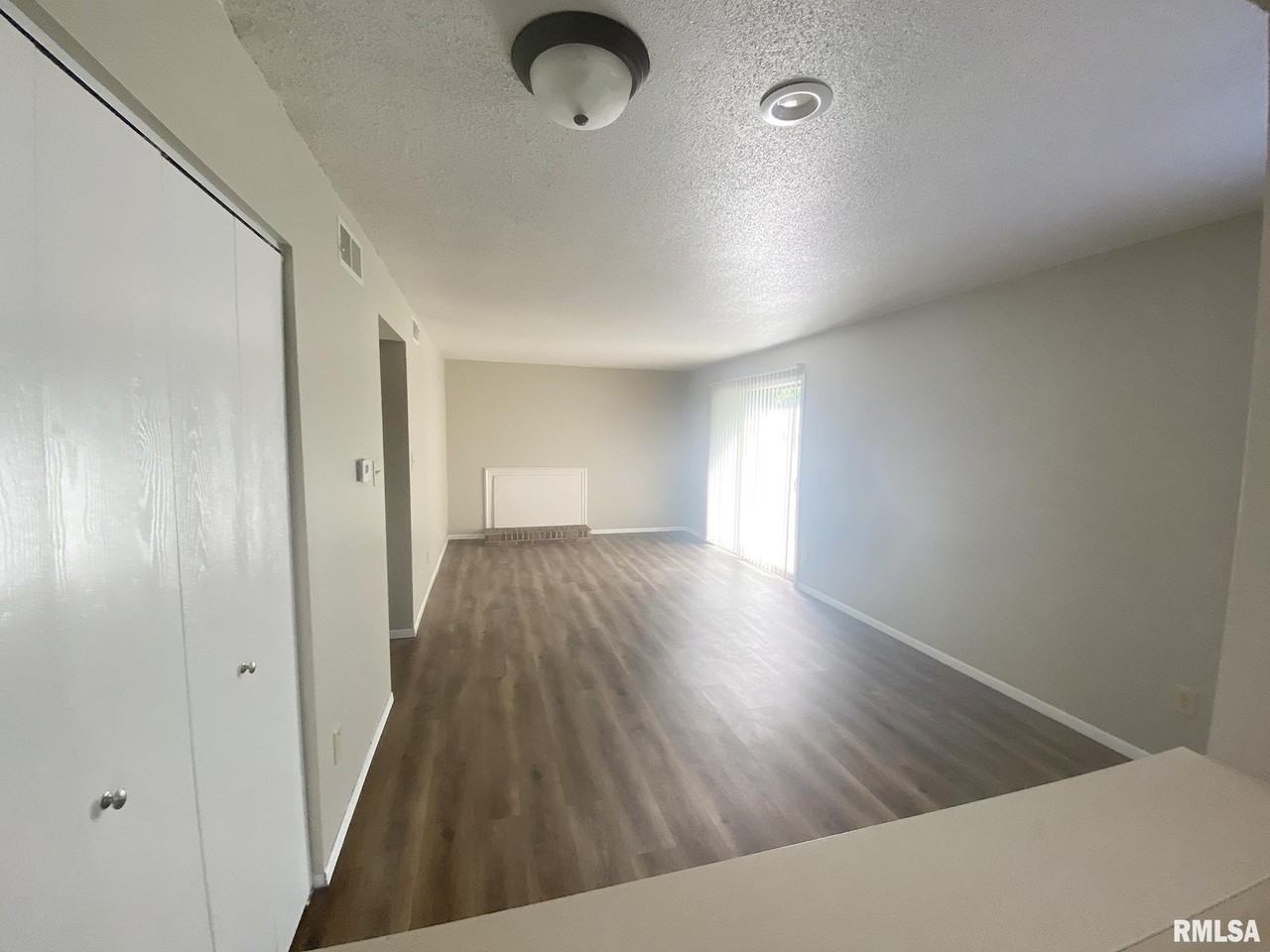 5905 W Ridgecrest Dr Apt 103 #103 - Photo 3 of 17
