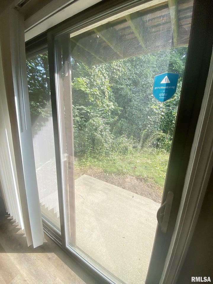 5905 W Ridgecrest Dr Apt 103 #103 - Photo 4 of 17