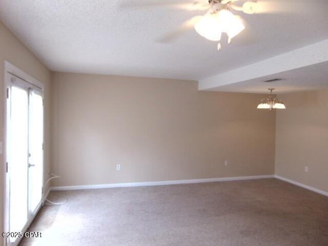 1025 W 19th St - Photo 5 of 20