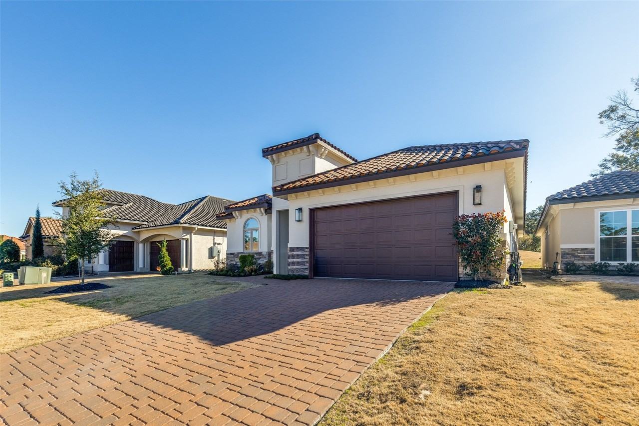 16011 Bridges Fairway Ln - Photo 2 of 25