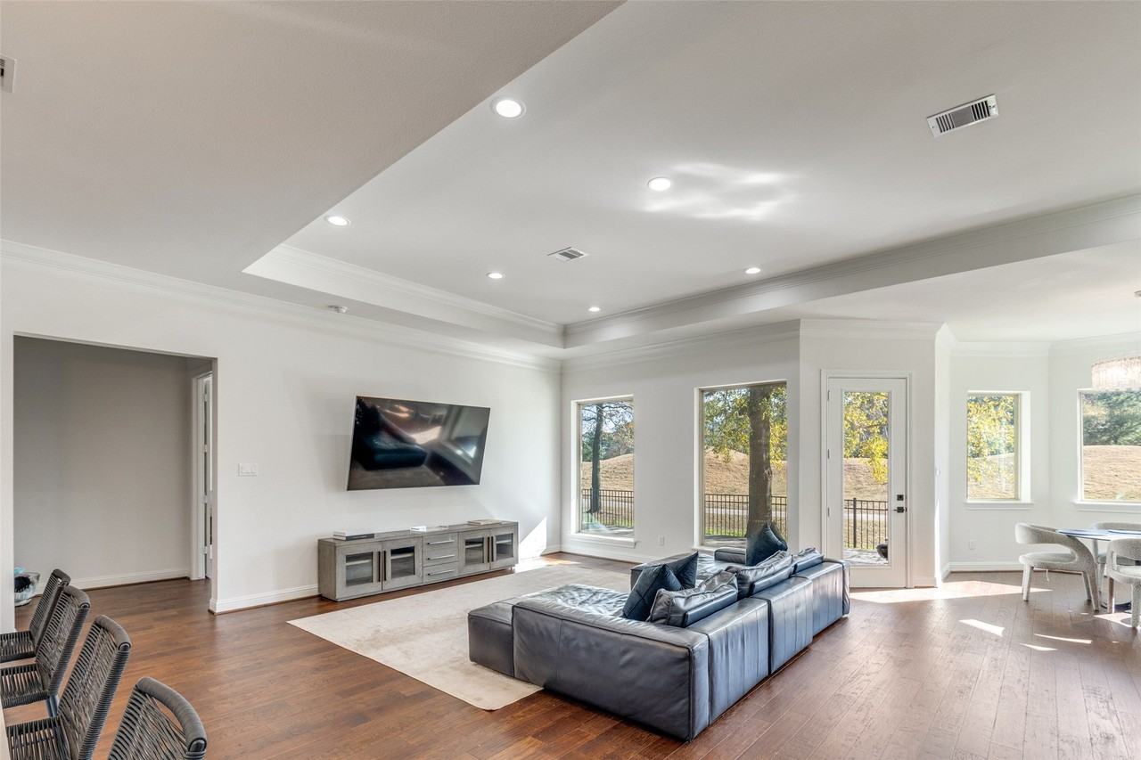 16011 Bridges Fairway Ln - Photo 6 of 25