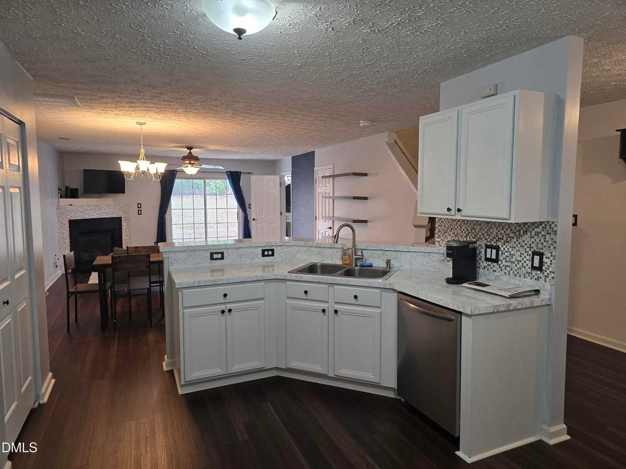 5226 Dilbagh Dr - Photo 6 of 21