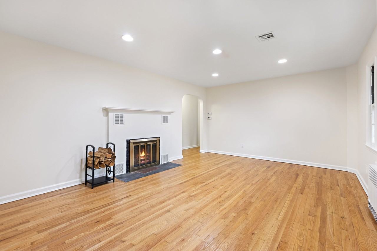 133 Cleveland Ave - Photo 2 of 15