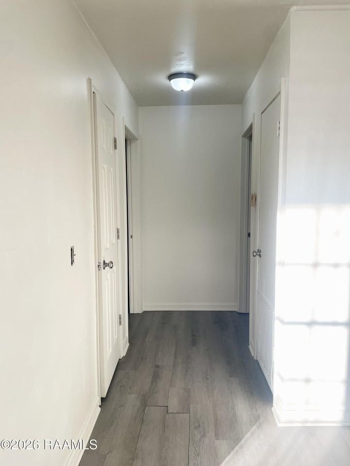 391 W Railroad St #7 - Photo 4 of 7