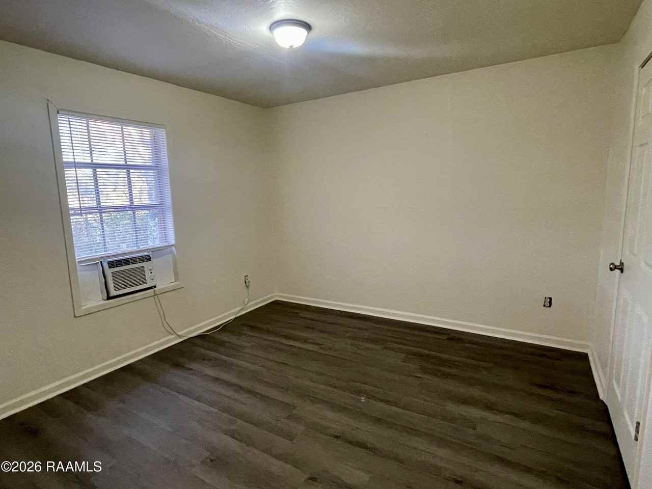 391 W Railroad St #7 - Photo 7 of 7