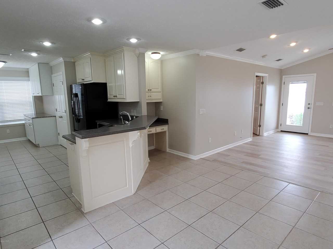 3416 Harrison Ave - Photo 7 of 34