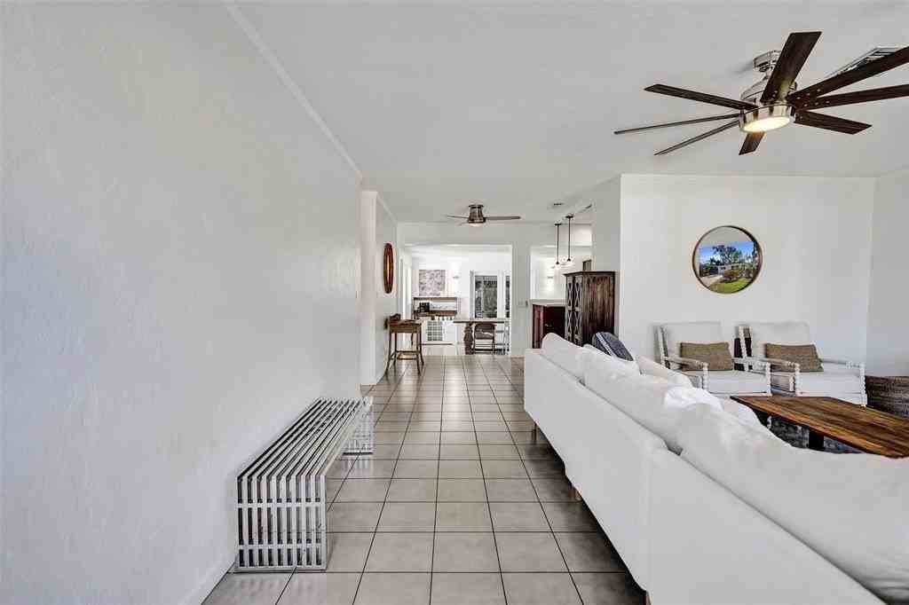 1528 Ne 28th Dr - Photo 2 of 32