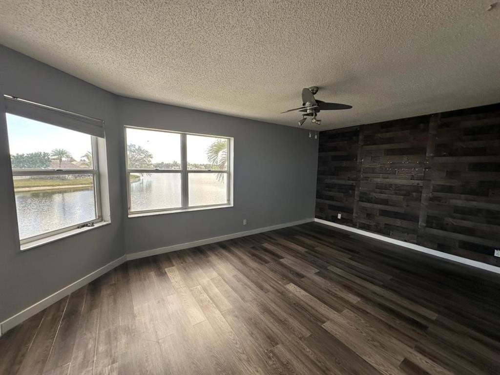 7700 Stone Harbour Dr #4 - Photo 7 of 49