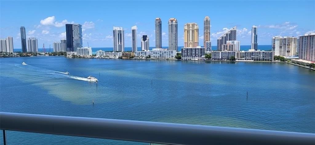 2600 Island Blvd #1603