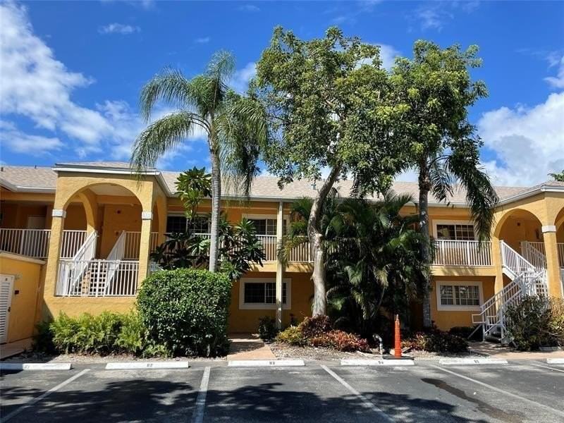 441 Se 10th St #D104