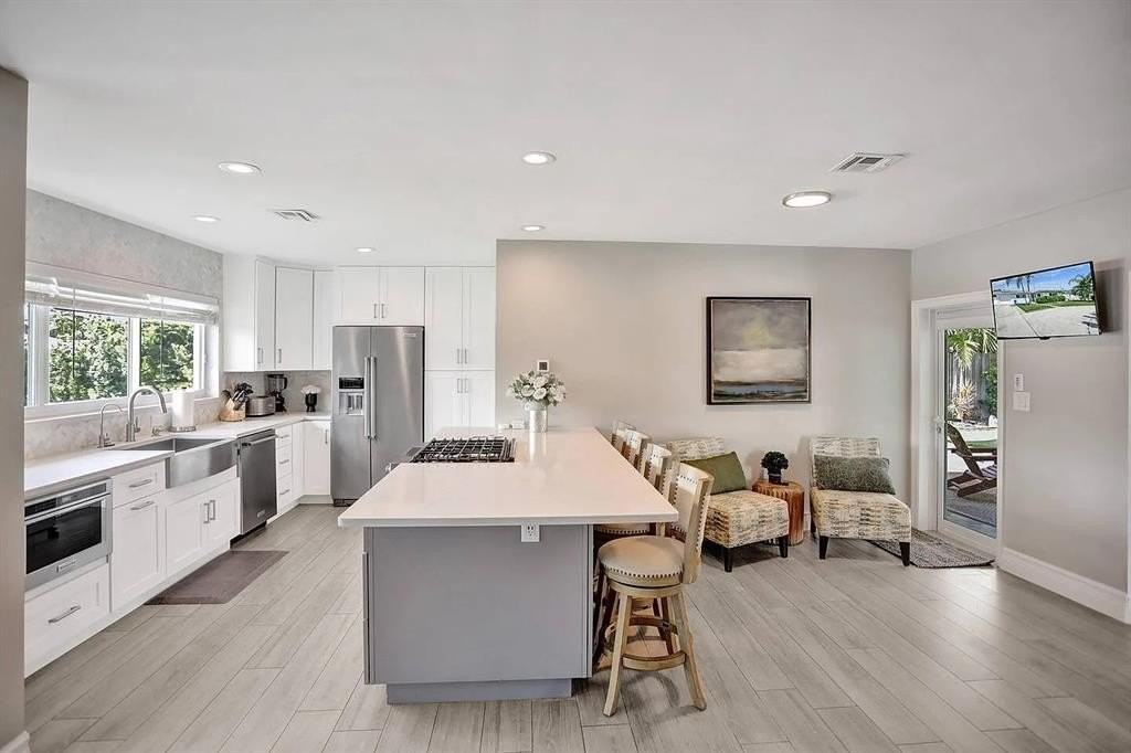 604 Ne 25th Ave - Photo 5 of 32