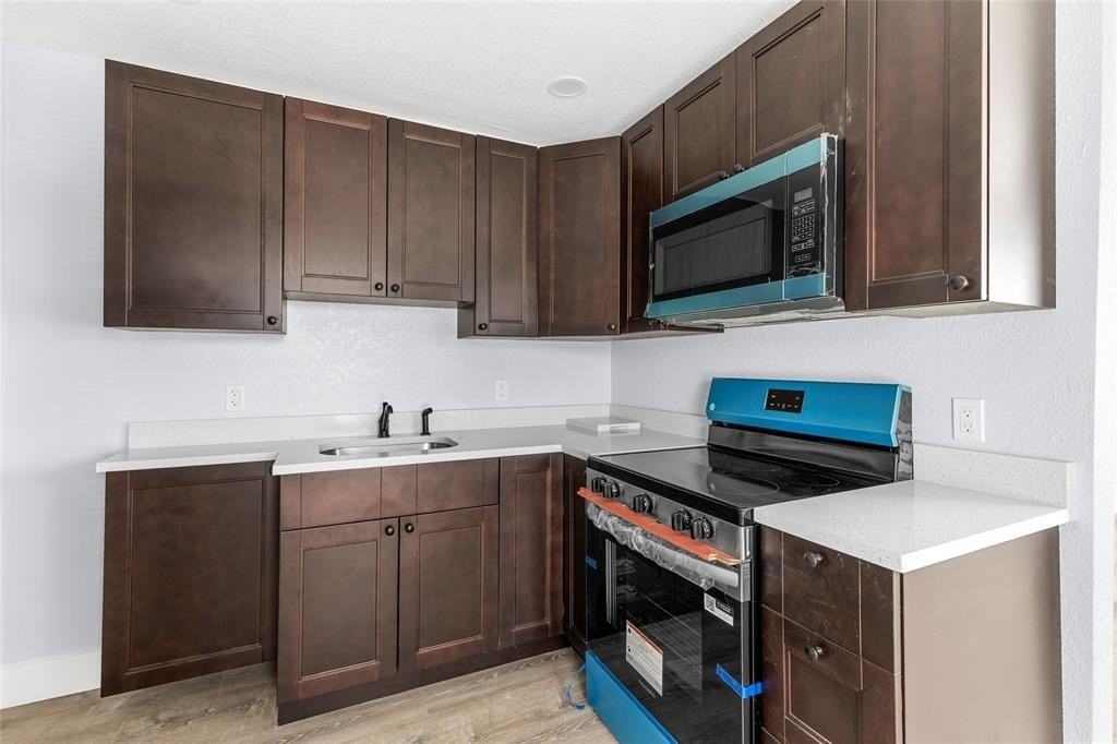 683 Nw 21st St - Photo 2 of 16