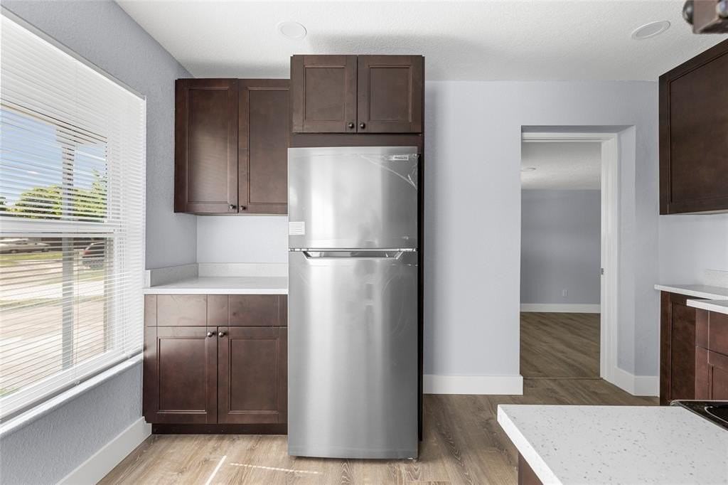 683 Nw 21st St - Photo 3 of 16