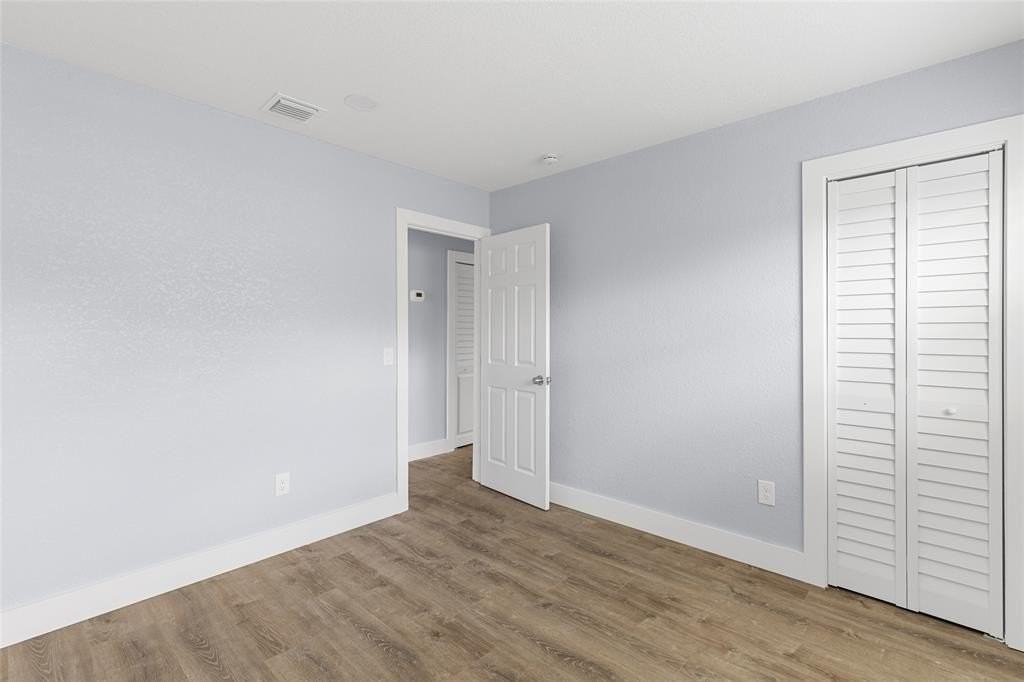 683 Nw 21st St - Photo 5 of 16