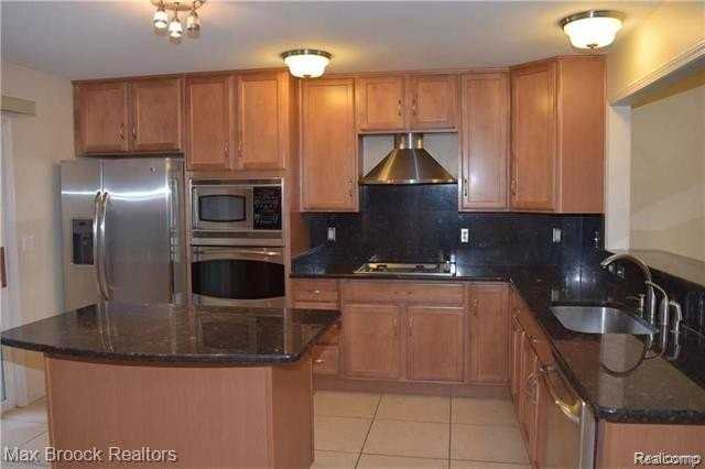 28431 Carlton Way Dr - Photo 5 of 17