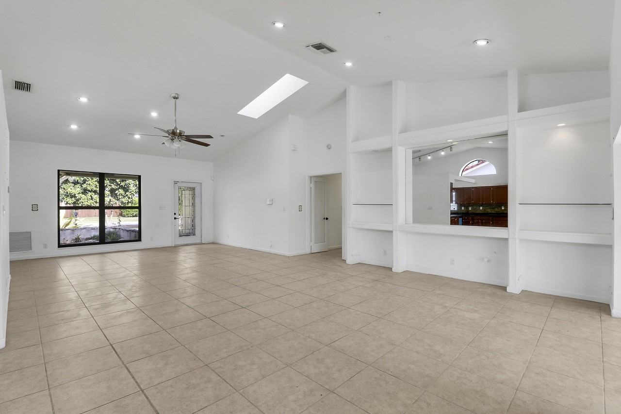 14616 Autumn Ave - Photo 3 of 30