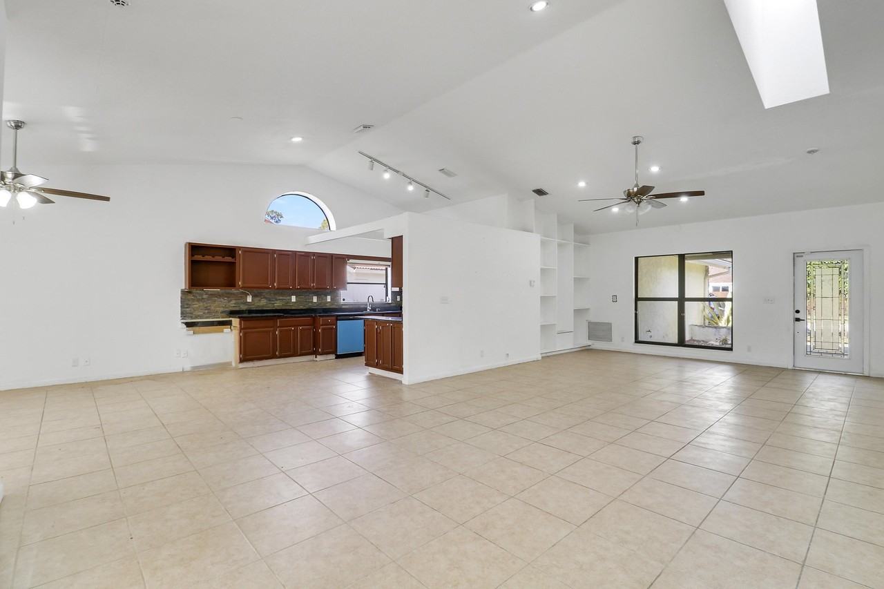 14616 Autumn Ave - Photo 4 of 30