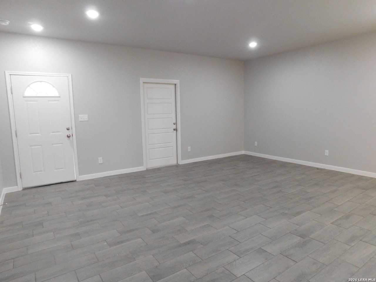 2958 Weir Ave - Photo 3 of 19