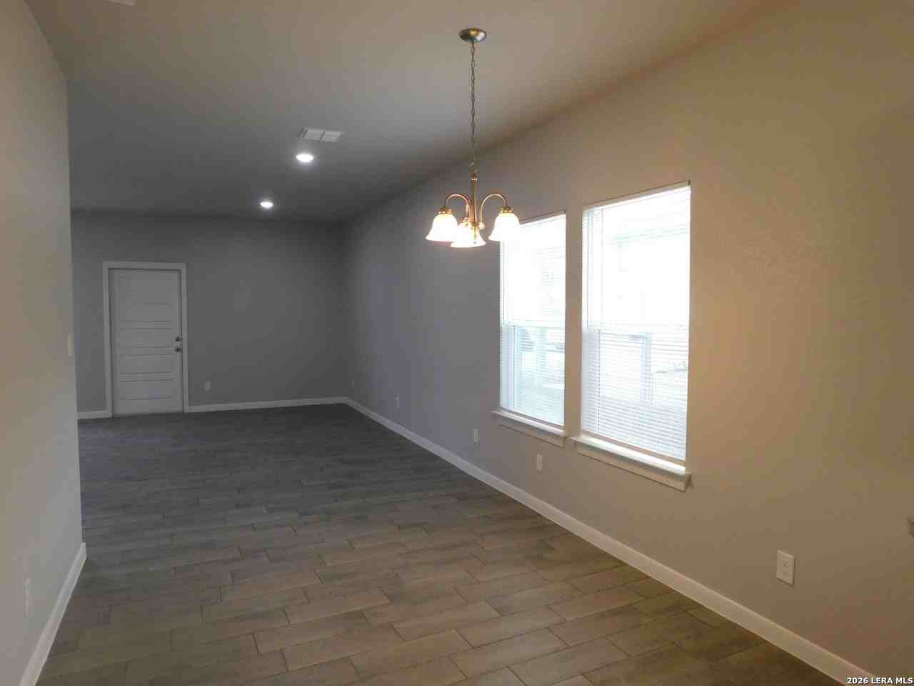 2958 Weir Ave - Photo 5 of 19