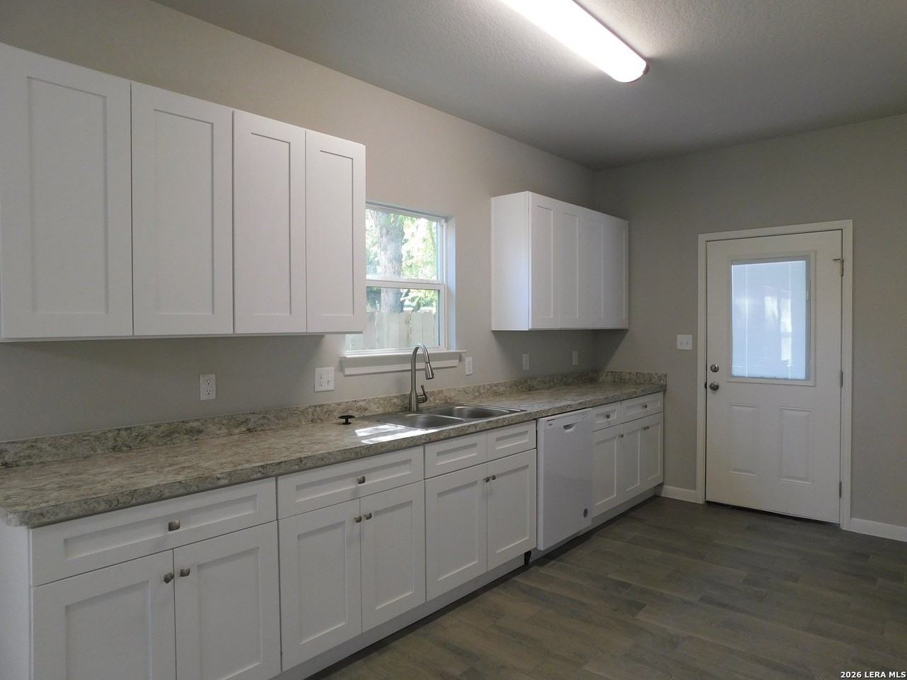 2958 Weir Ave - Photo 6 of 19