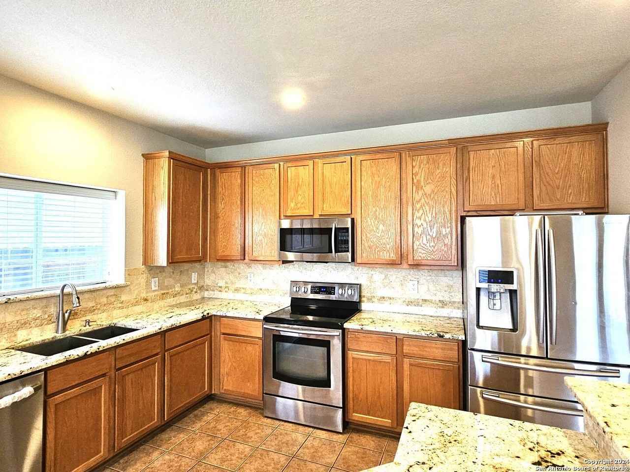 400 Apache Ledge - Photo 4 of 30