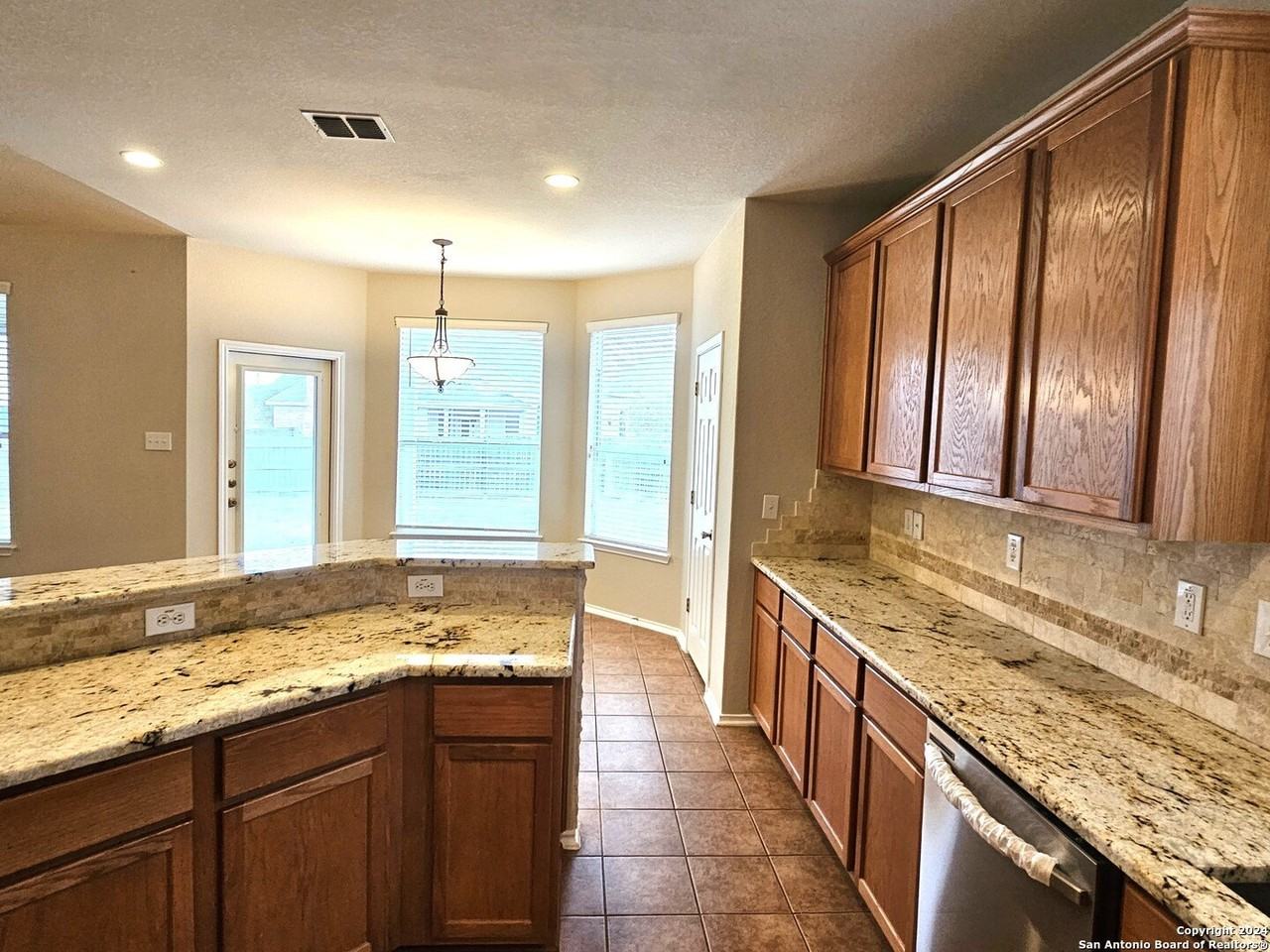 400 Apache Ledge - Photo 5 of 30