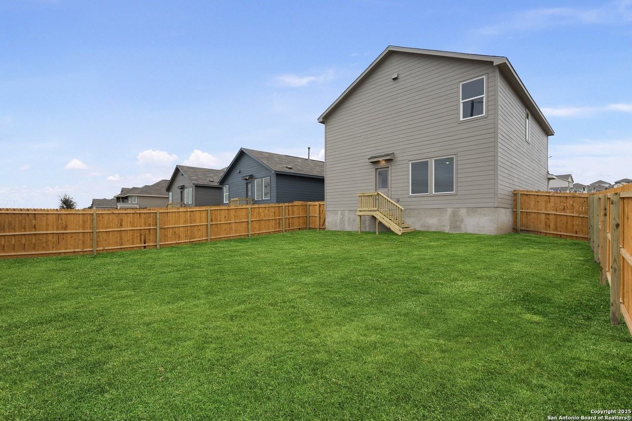 9203 Kinsel Park - Photo 3 of 22