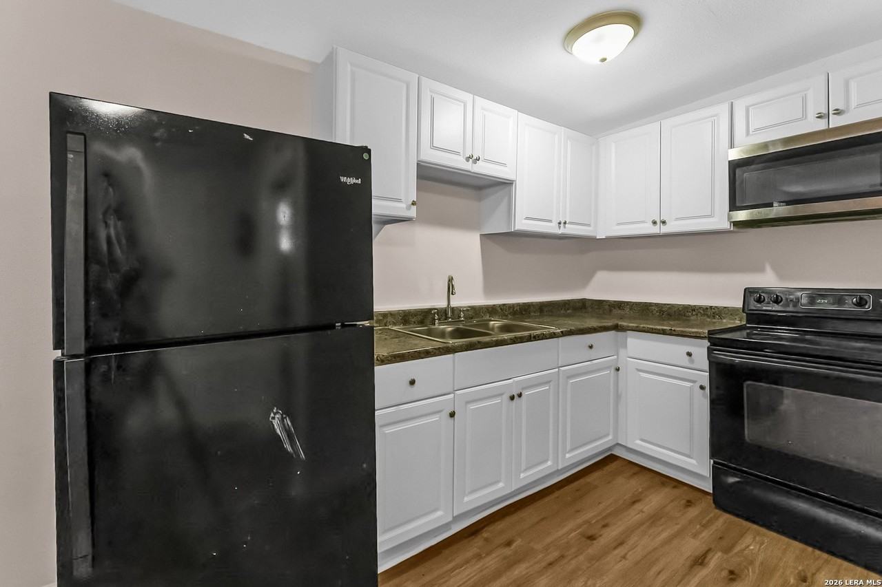 827 W Rosewood Ave Apt 6 #6 - Photo 5 of 15