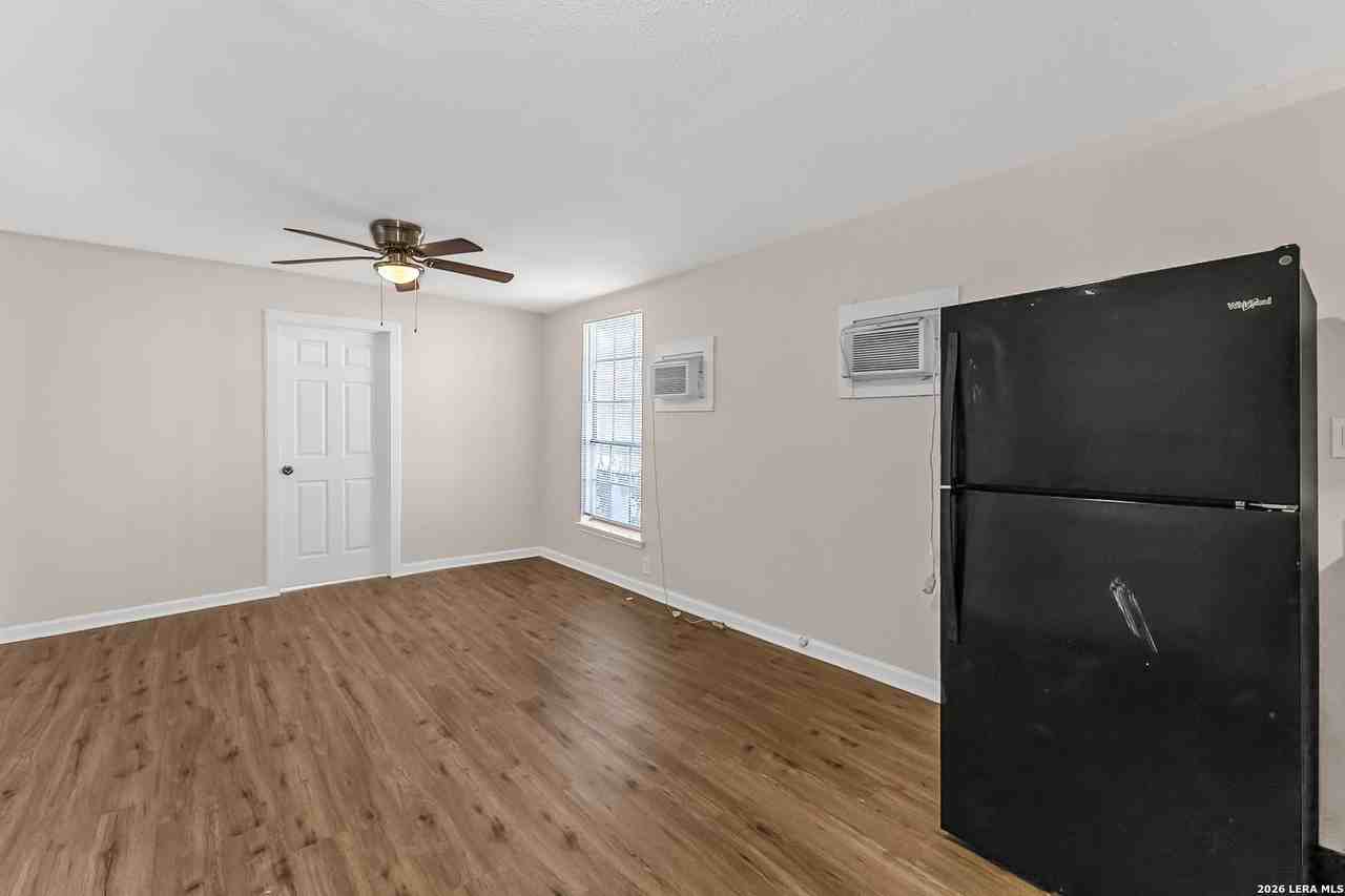 827 W Rosewood Ave Apt 6 #6 - Photo 7 of 15