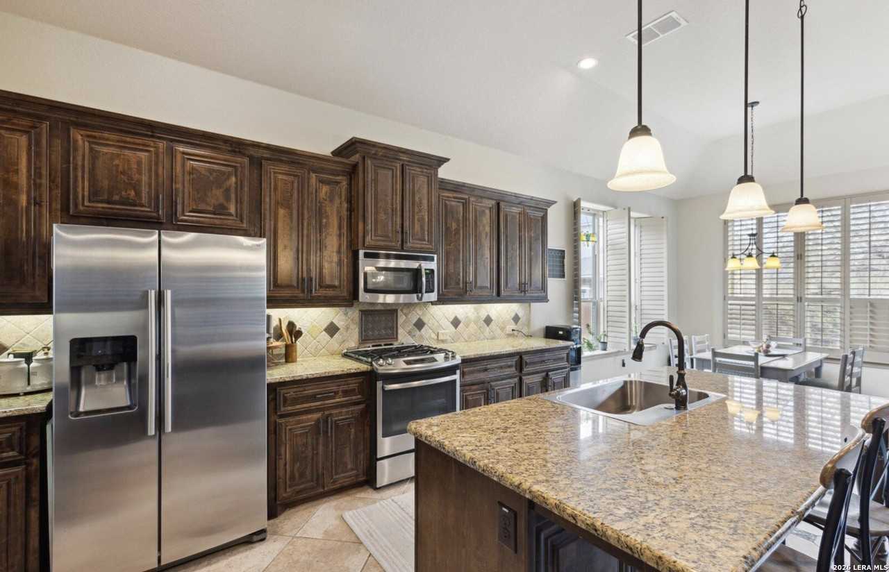 504 Montessa Park - Photo 5 of 23