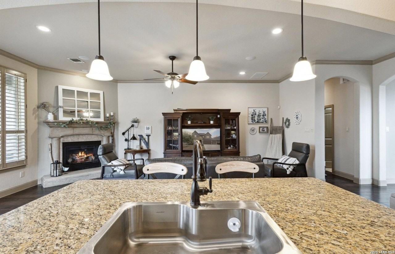 504 Montessa Park - Photo 6 of 23