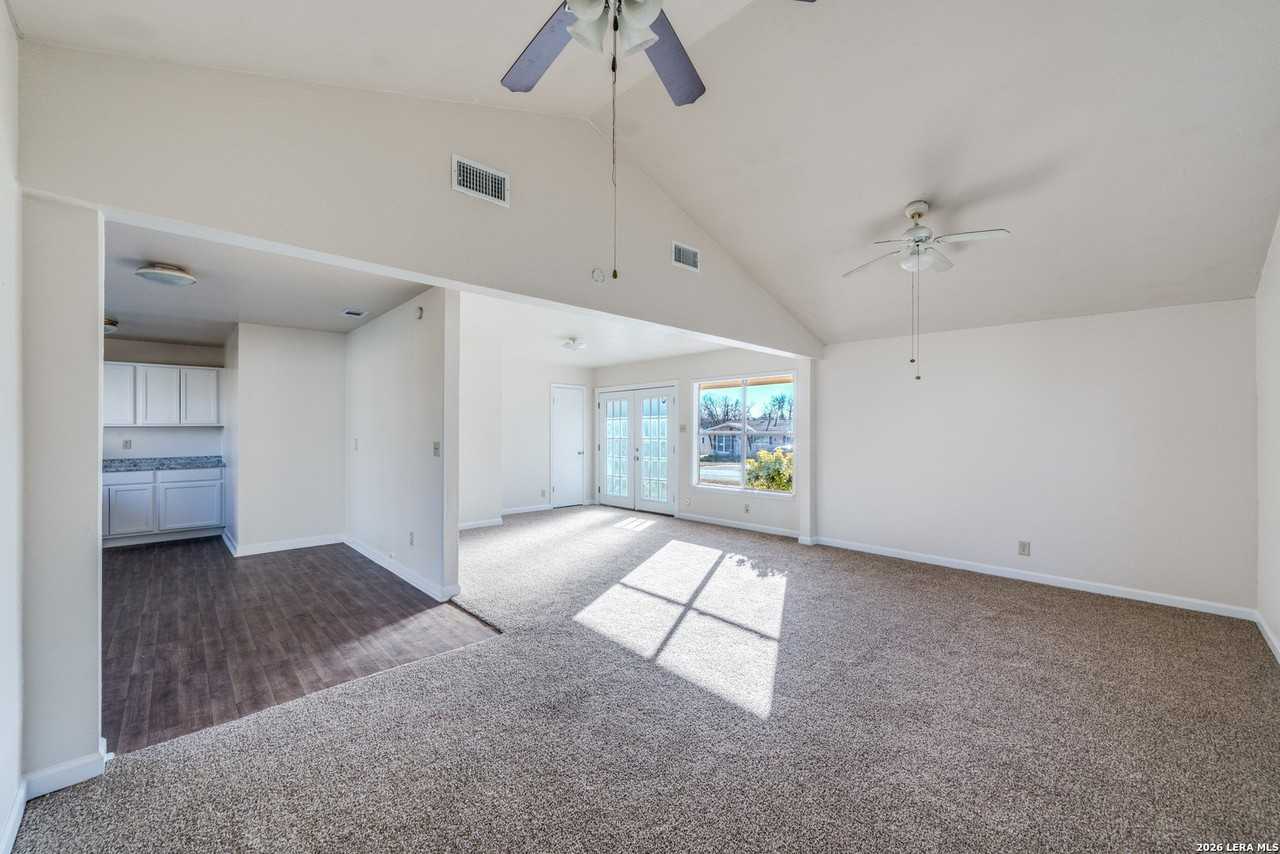 827 Horseshoe Trl - Photo 3 of 12