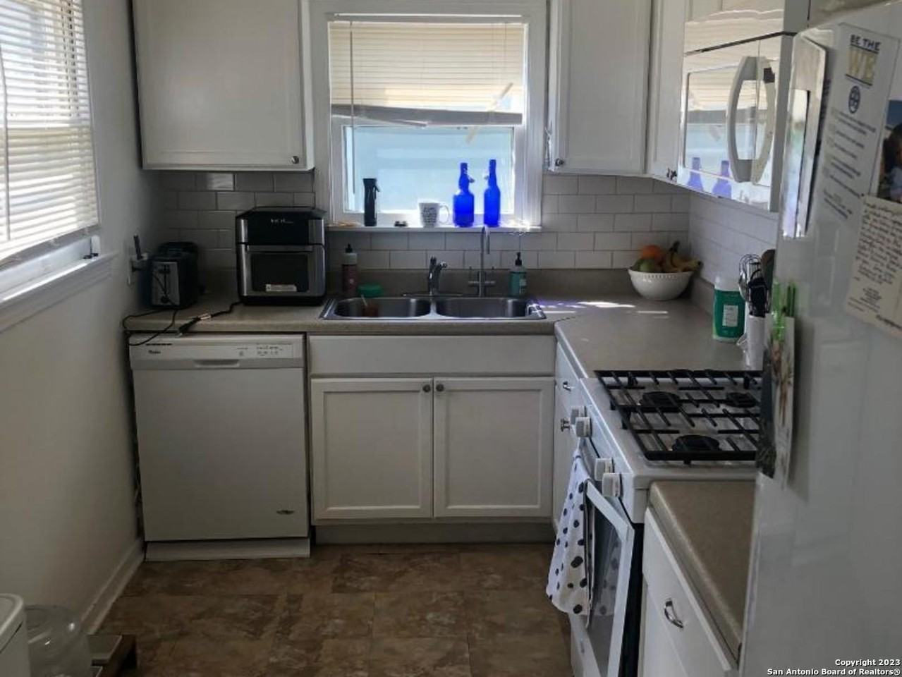 420 Bryn Mawr Dr - Photo 2 of 13