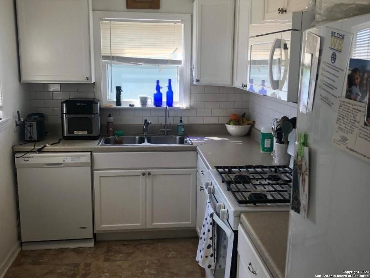 420 Bryn Mawr Dr - Photo 3 of 13