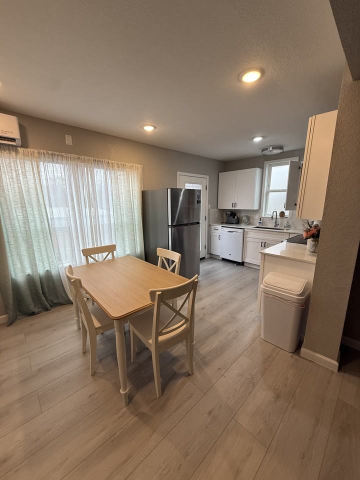 2819 S Pine St #1 - Photo 4 of 17