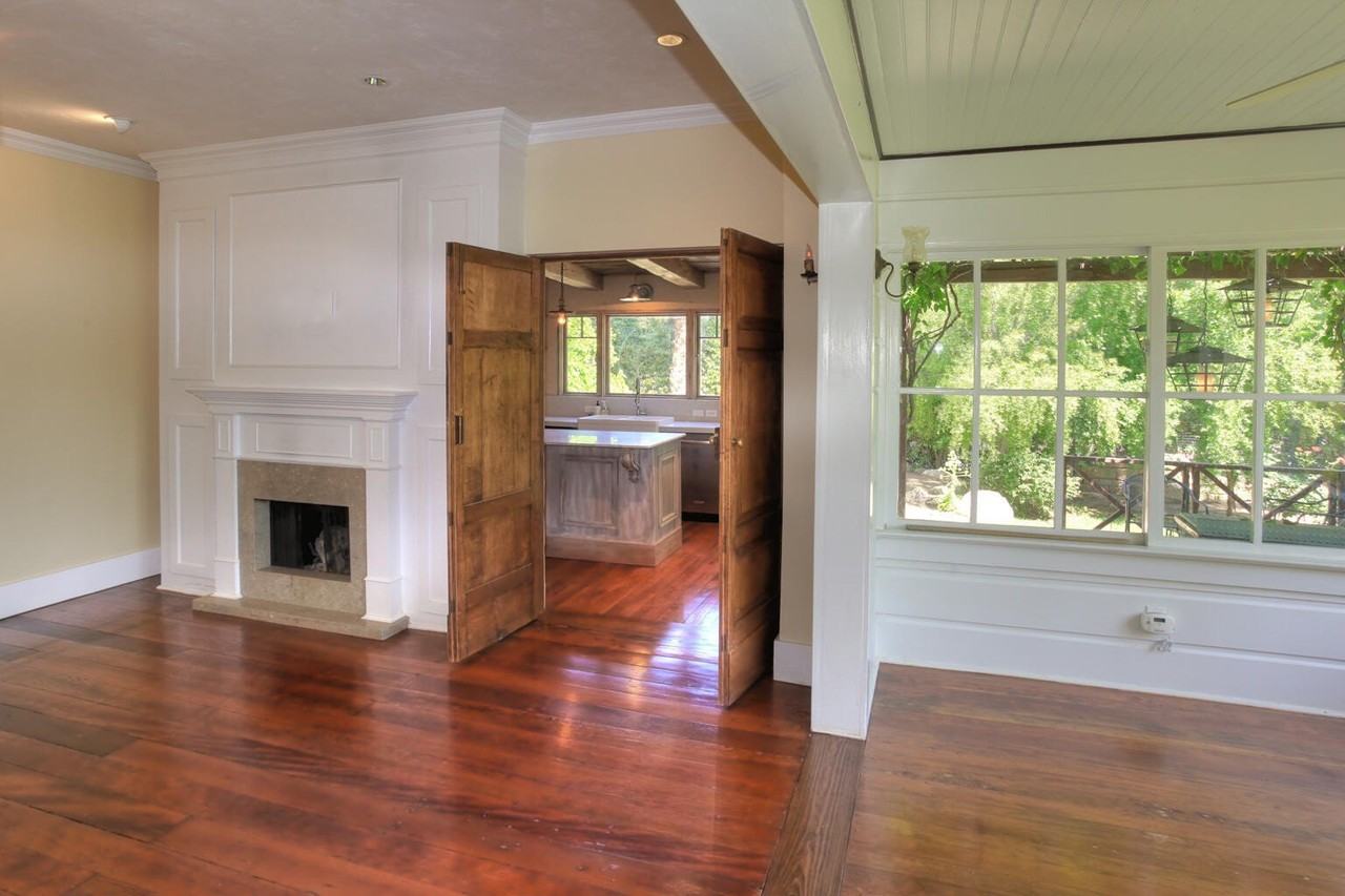 333 E Victoria St - Photo 5 of 13