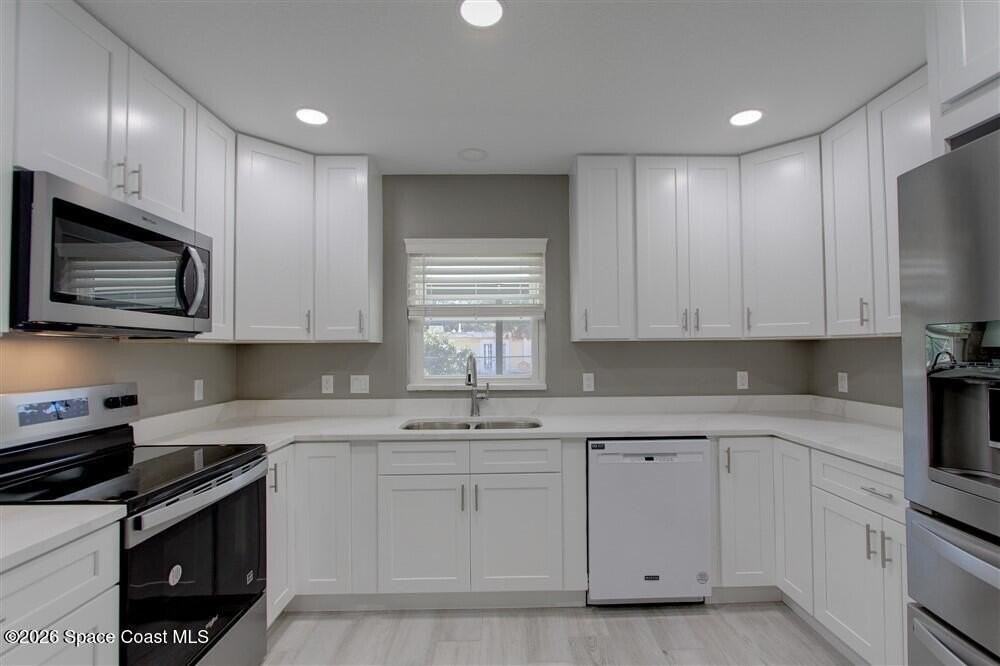 983 Beechfern Ln - Photo 3 of 34