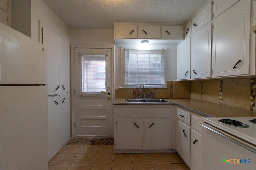 1312 Massey St - Photo 6 of 13