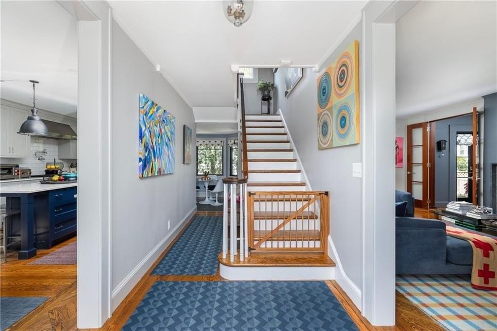 41 Hunter Ave - Photo 4 of 39