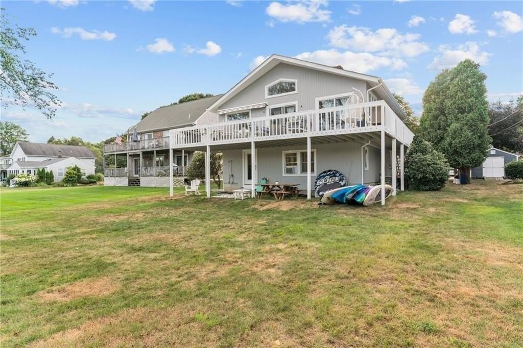 93 Riverside Dr - Photo 4 of 39