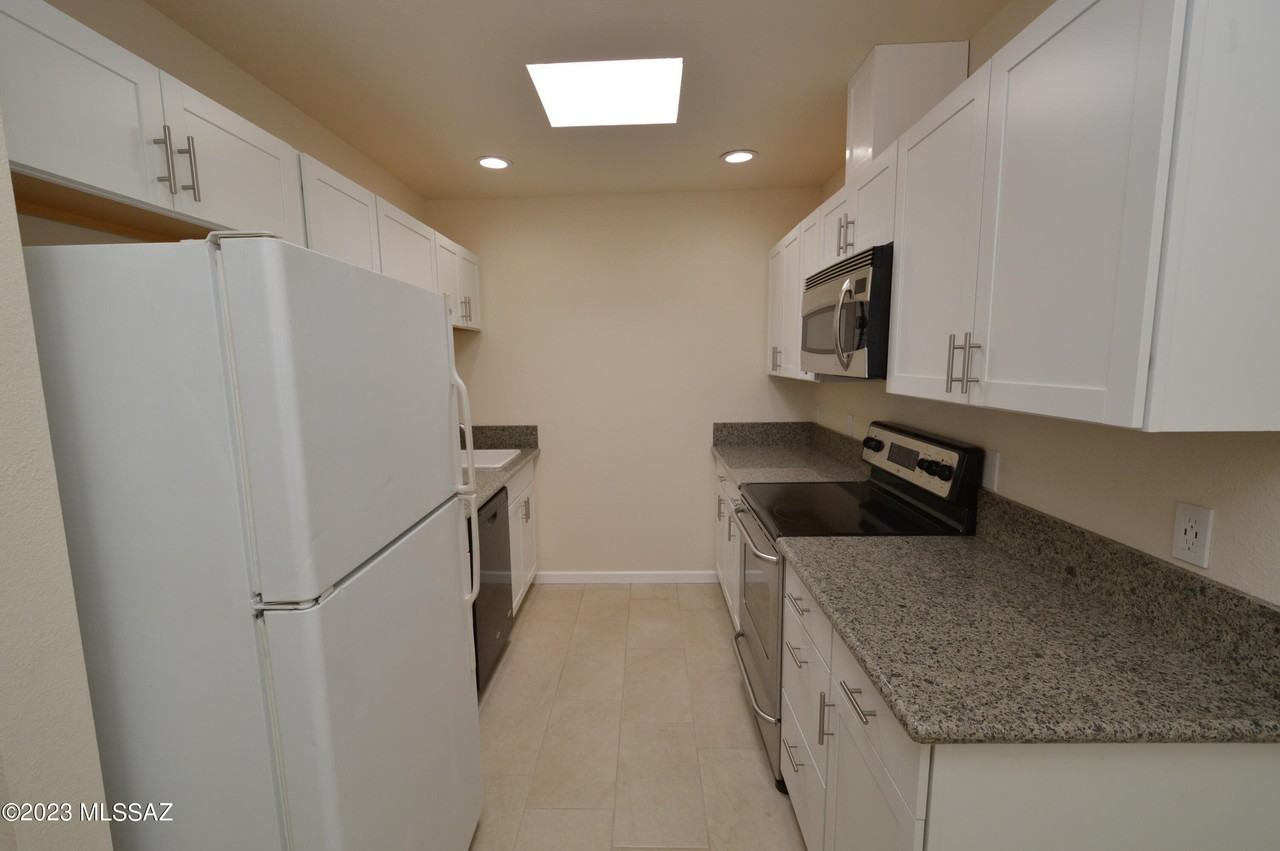 3870 E Lee St - Photo 4 of 9