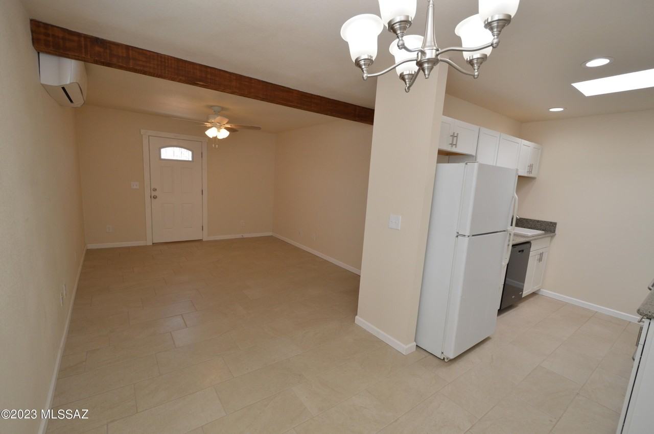 3870 E Lee St - Photo 6 of 9