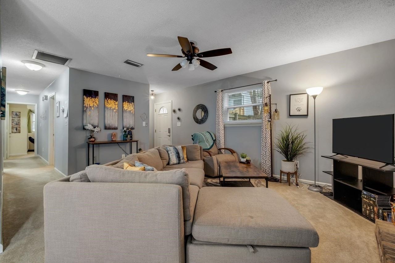 2815 Misty Garden Cir - Photo 3 of 28