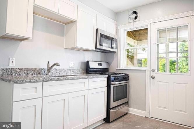 114 Riverthorn Rd - Photo 3 of 11