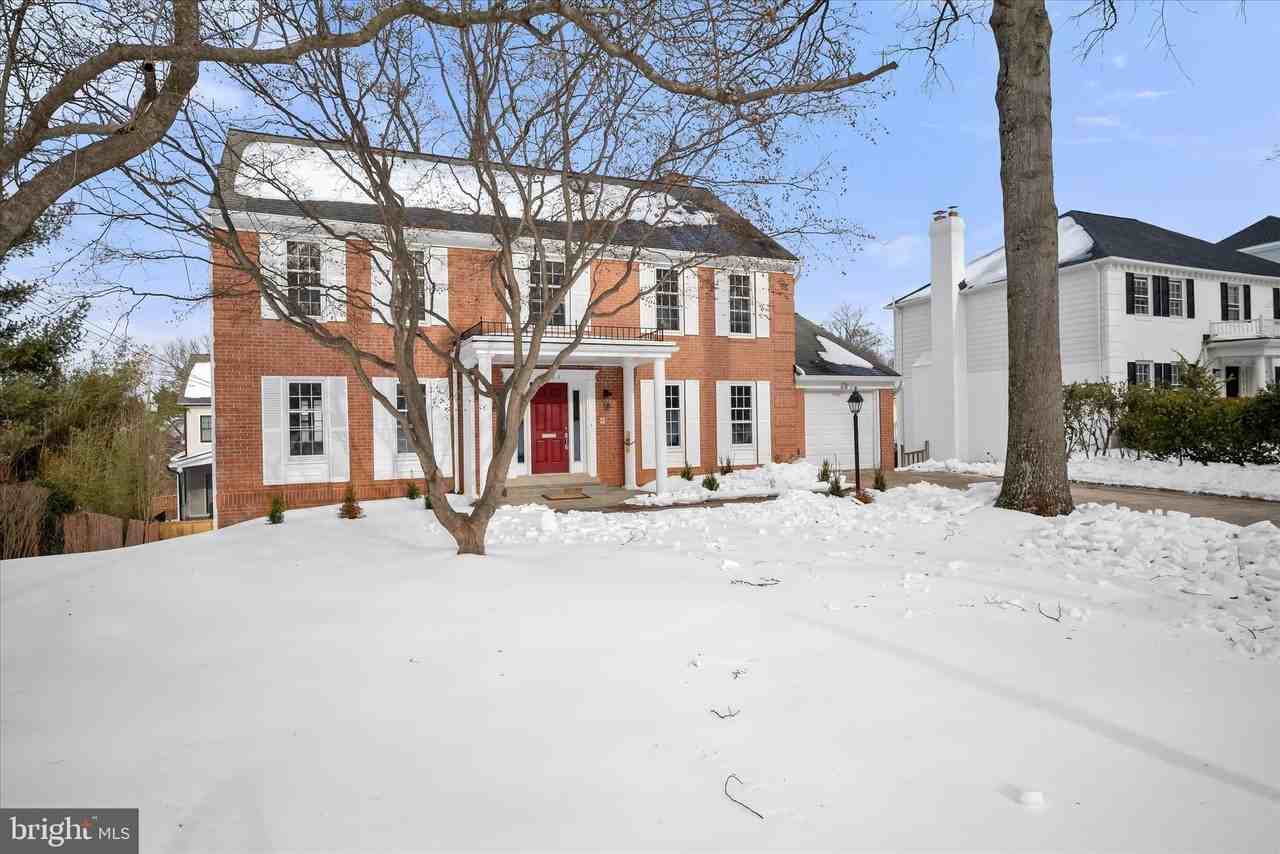 7507 Elmore Ln - Photo 3 of 50