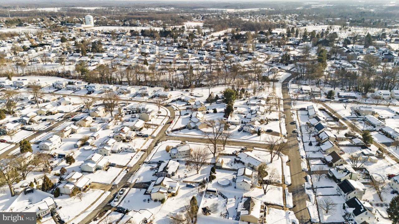 38 Vine Way - Photo 3 of 50