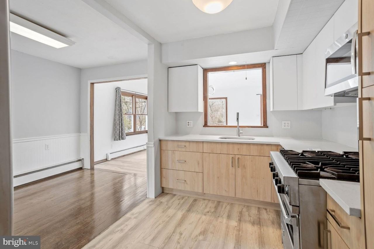 26 Worrell Rd - Photo 7 of 39